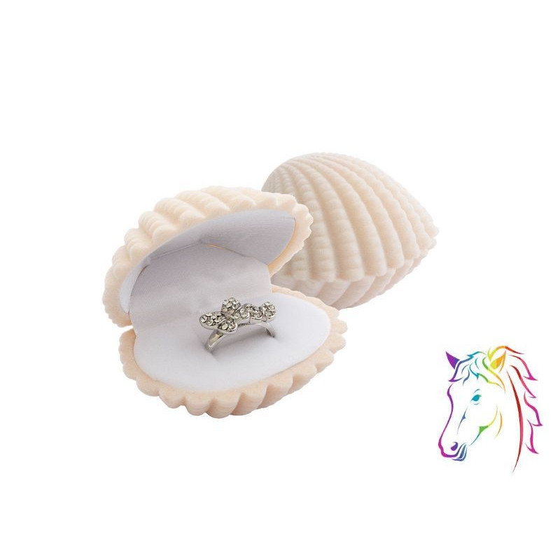 Krém kagyló bársony ékszerdoboz